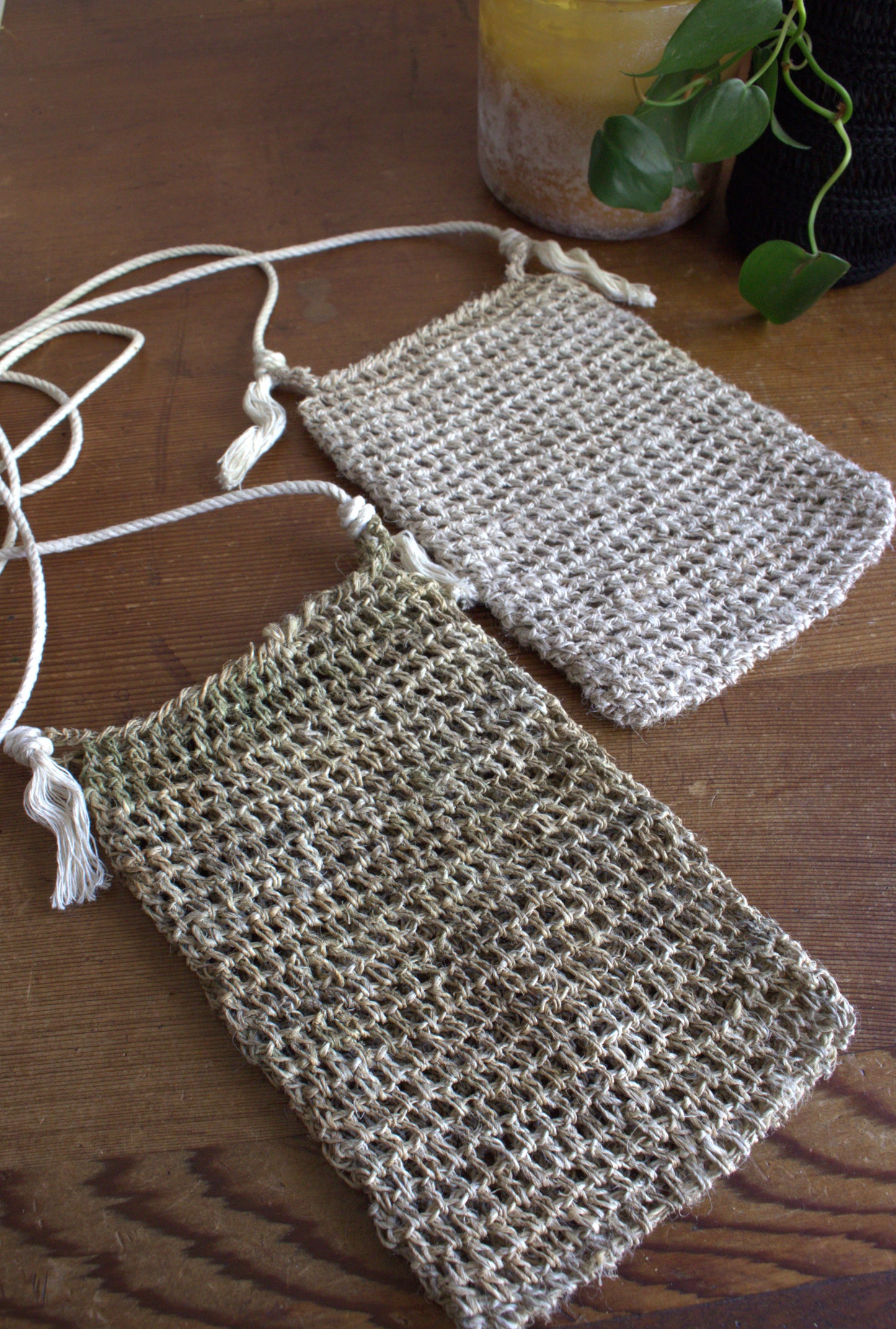 Pocket necklace- Crochet pattern