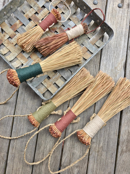 Pine needle hand brush