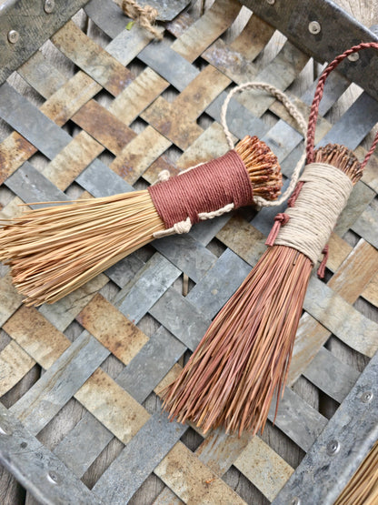 Pine needle hand brush