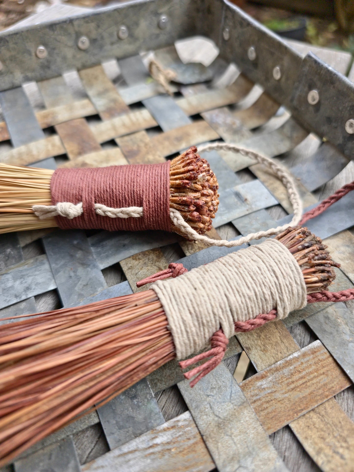 Pine needle hand brush