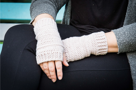 Linear Gloves crochet pattern