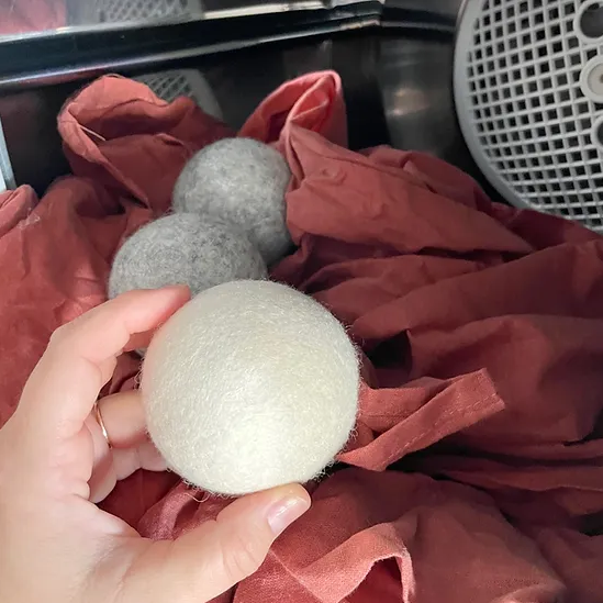 Wool dryer balls