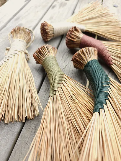 Pine needle Hand broom