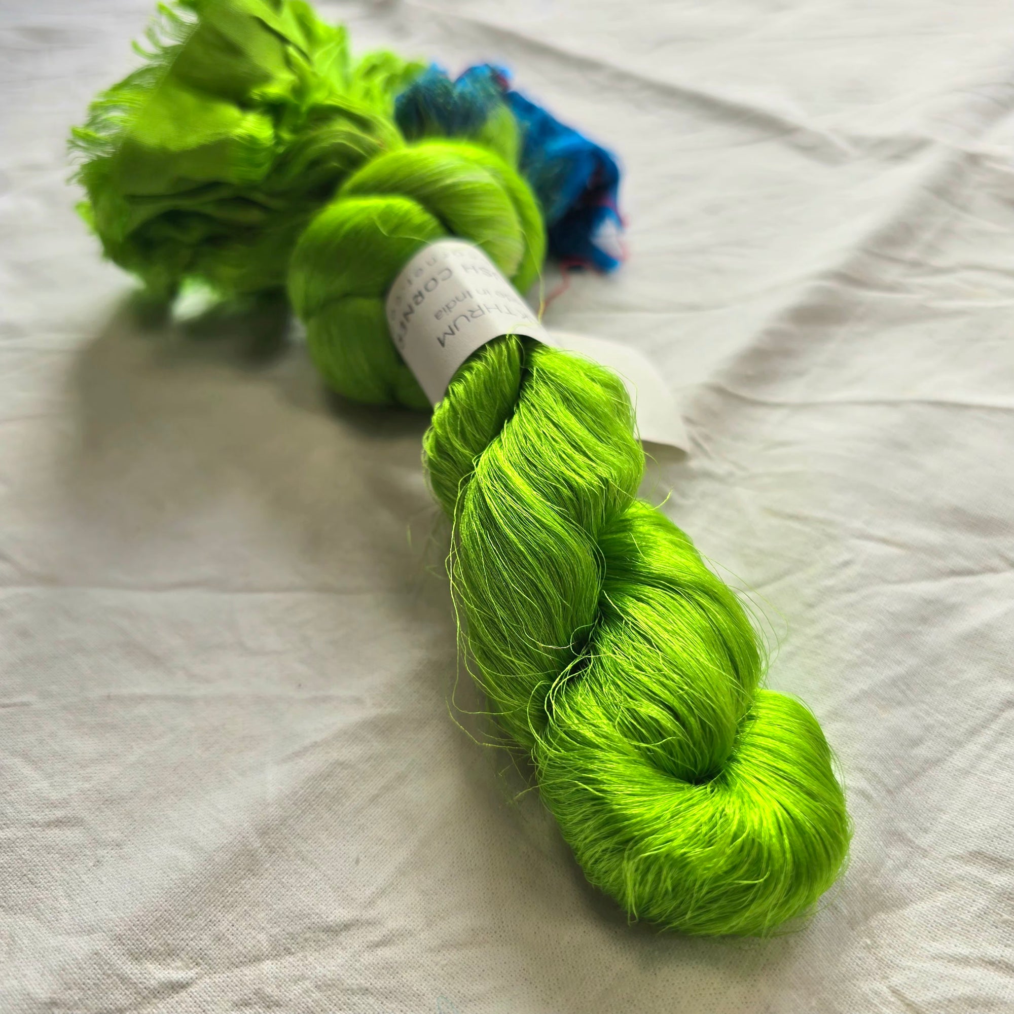 Silk thrums
