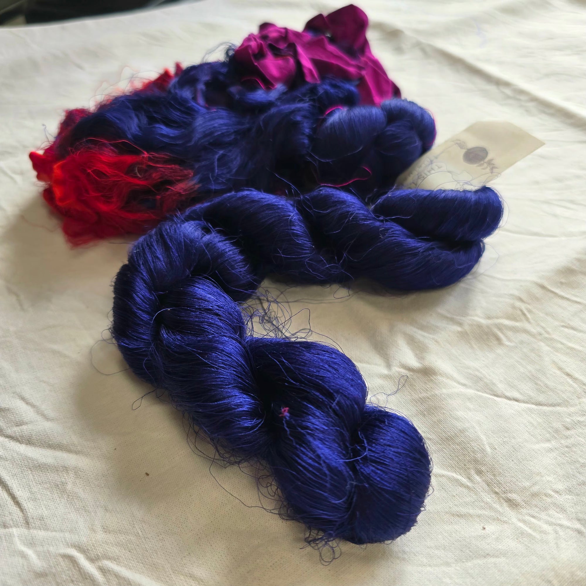 Silk thrums