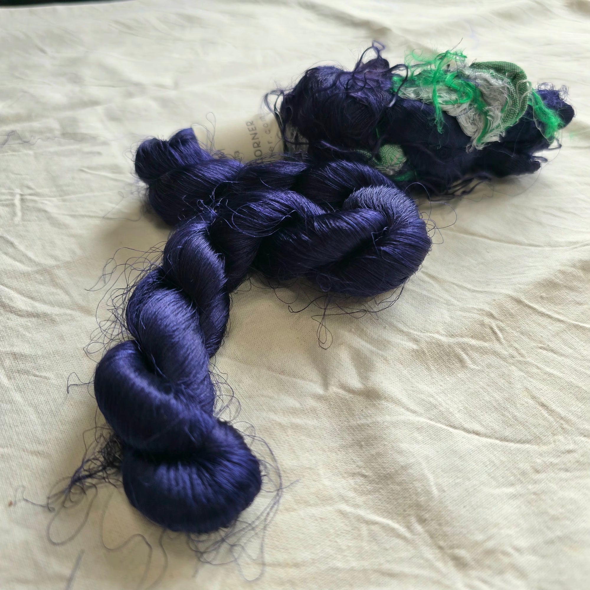 Silk thrums
