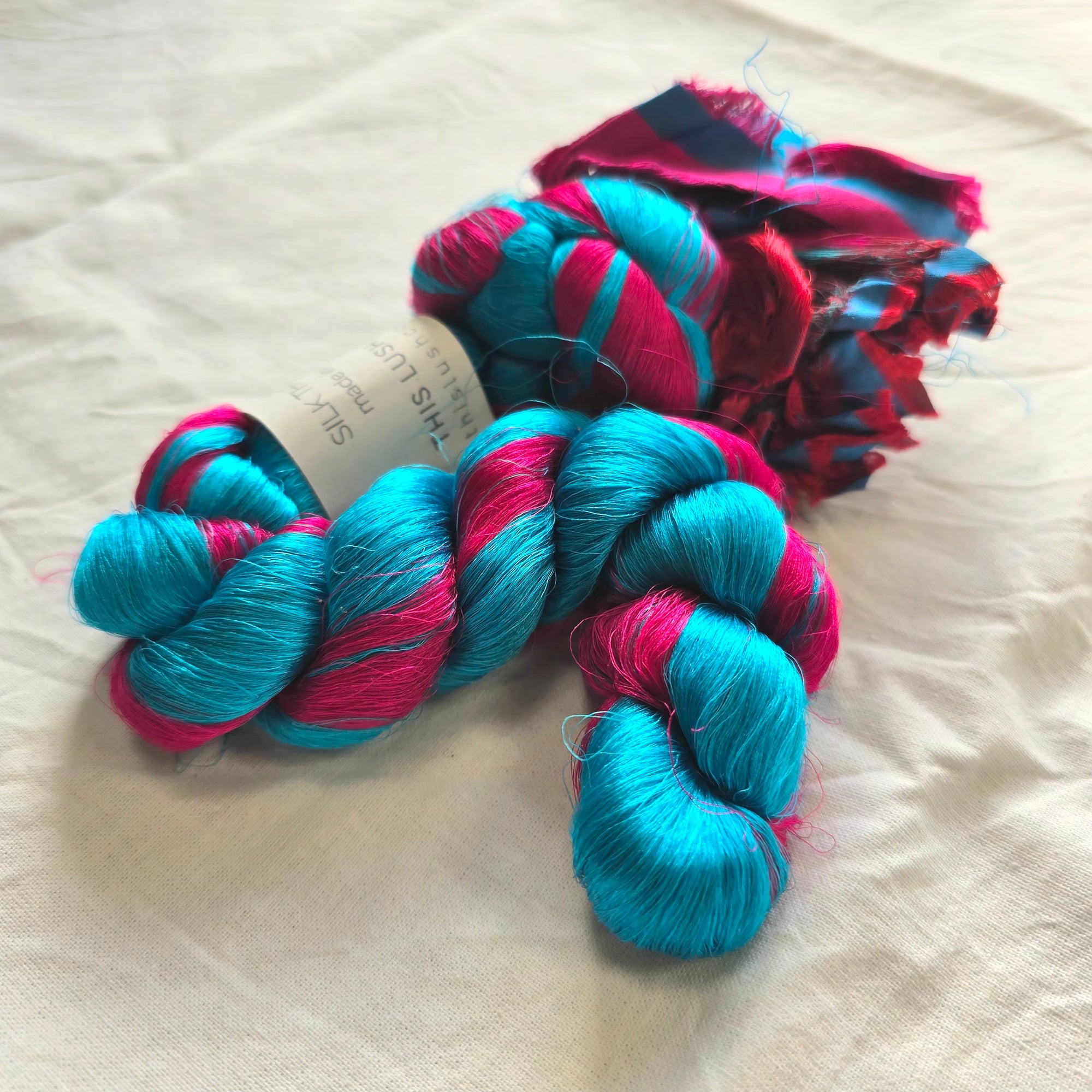 Silk thrums