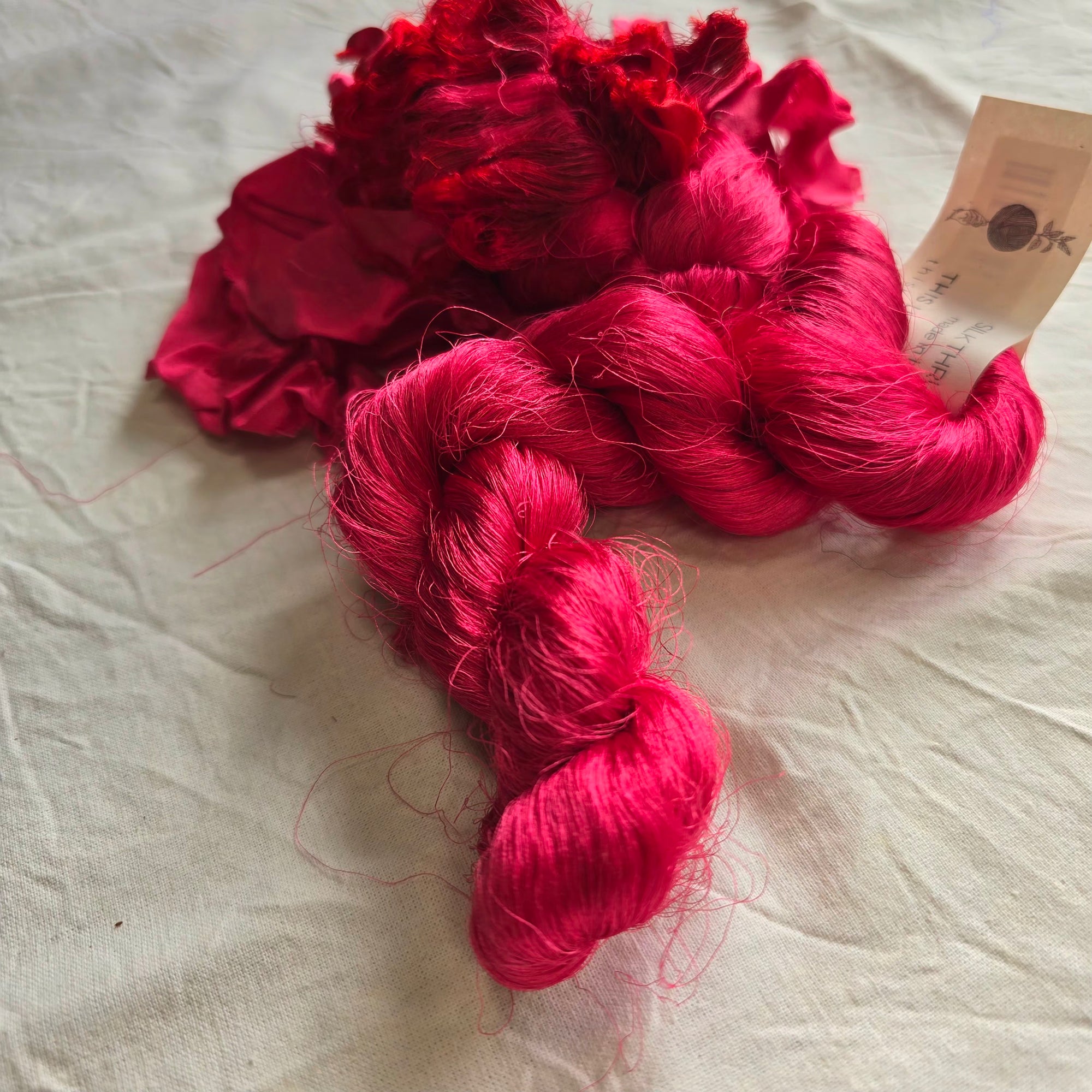 Silk thrums