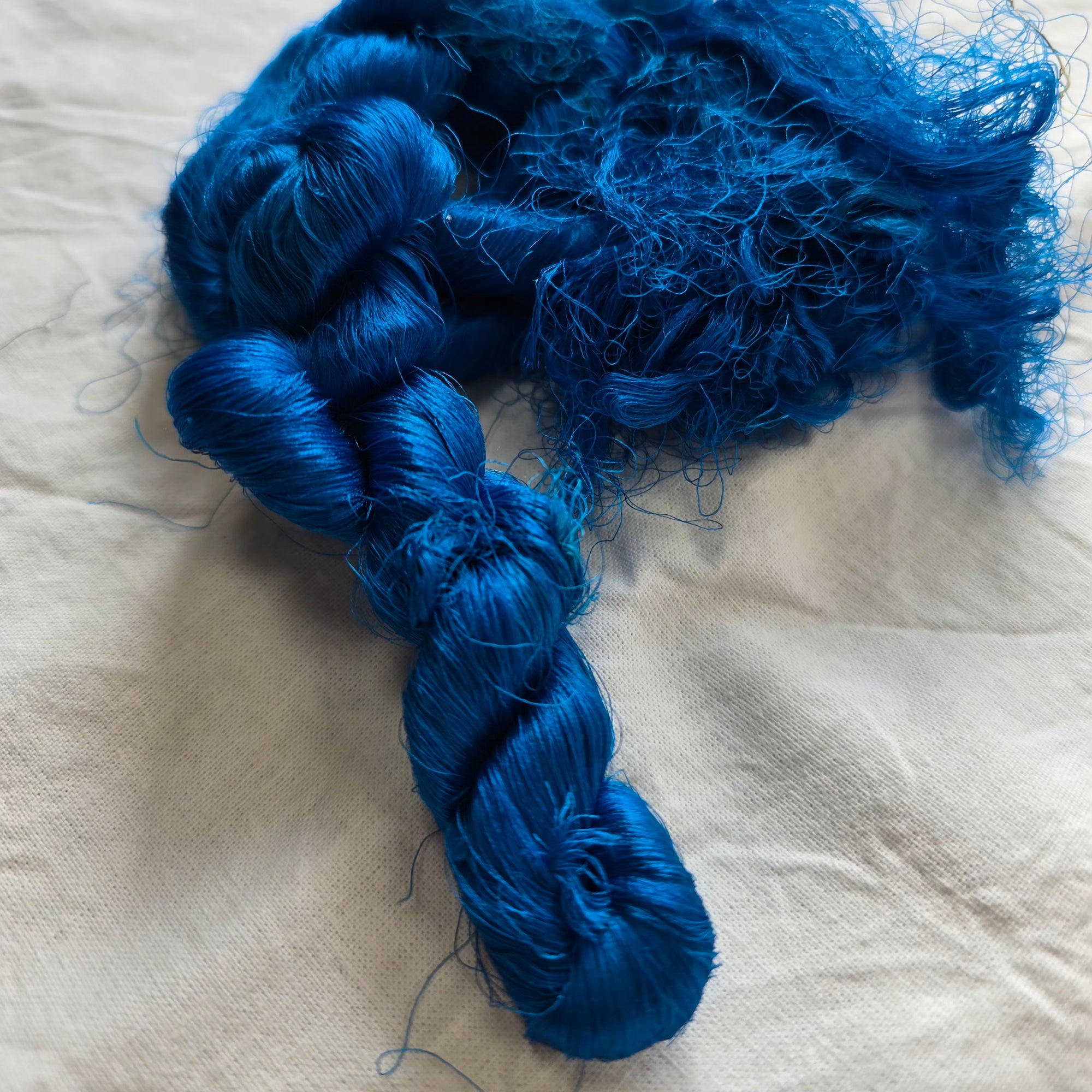 Silk thrums