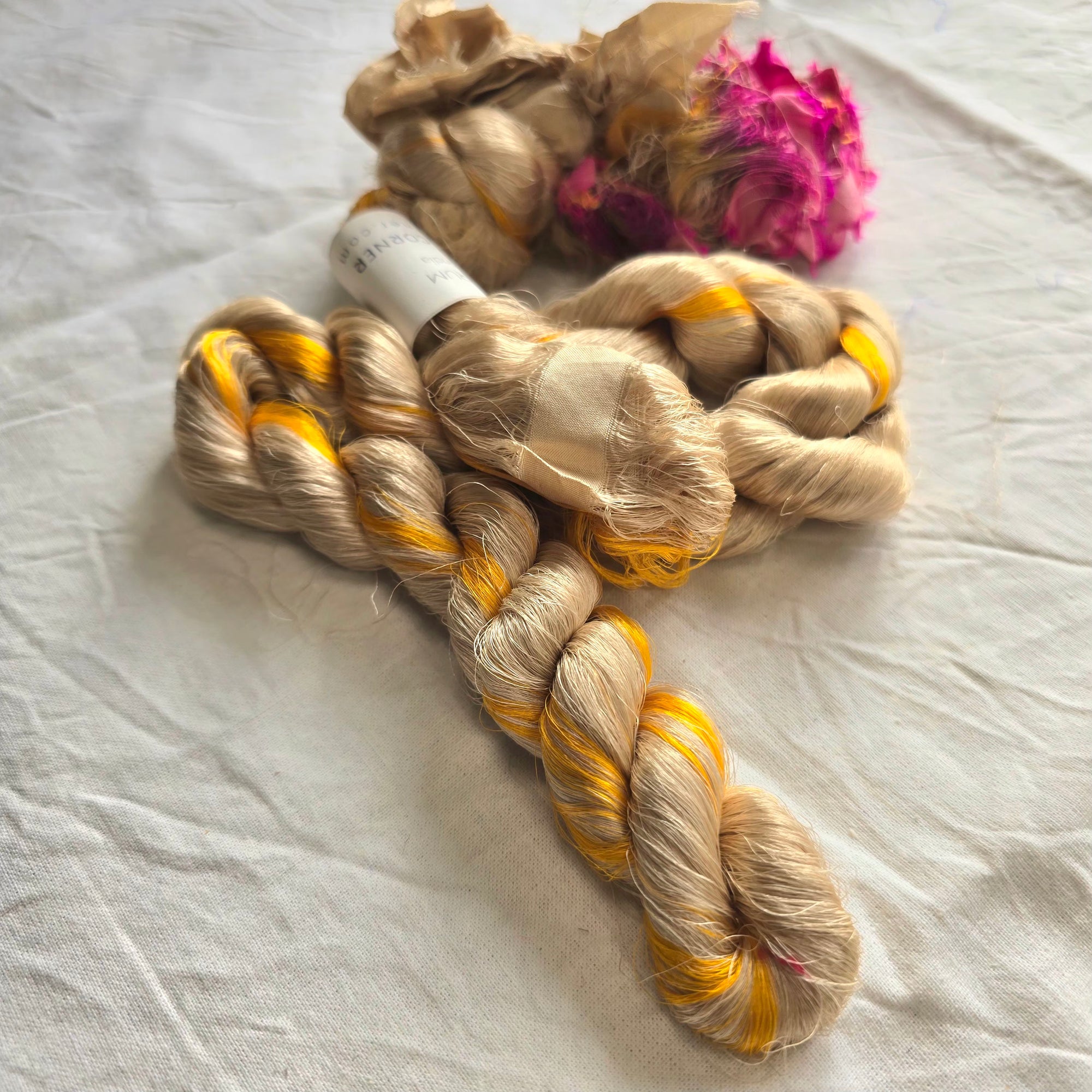 Silk thrums