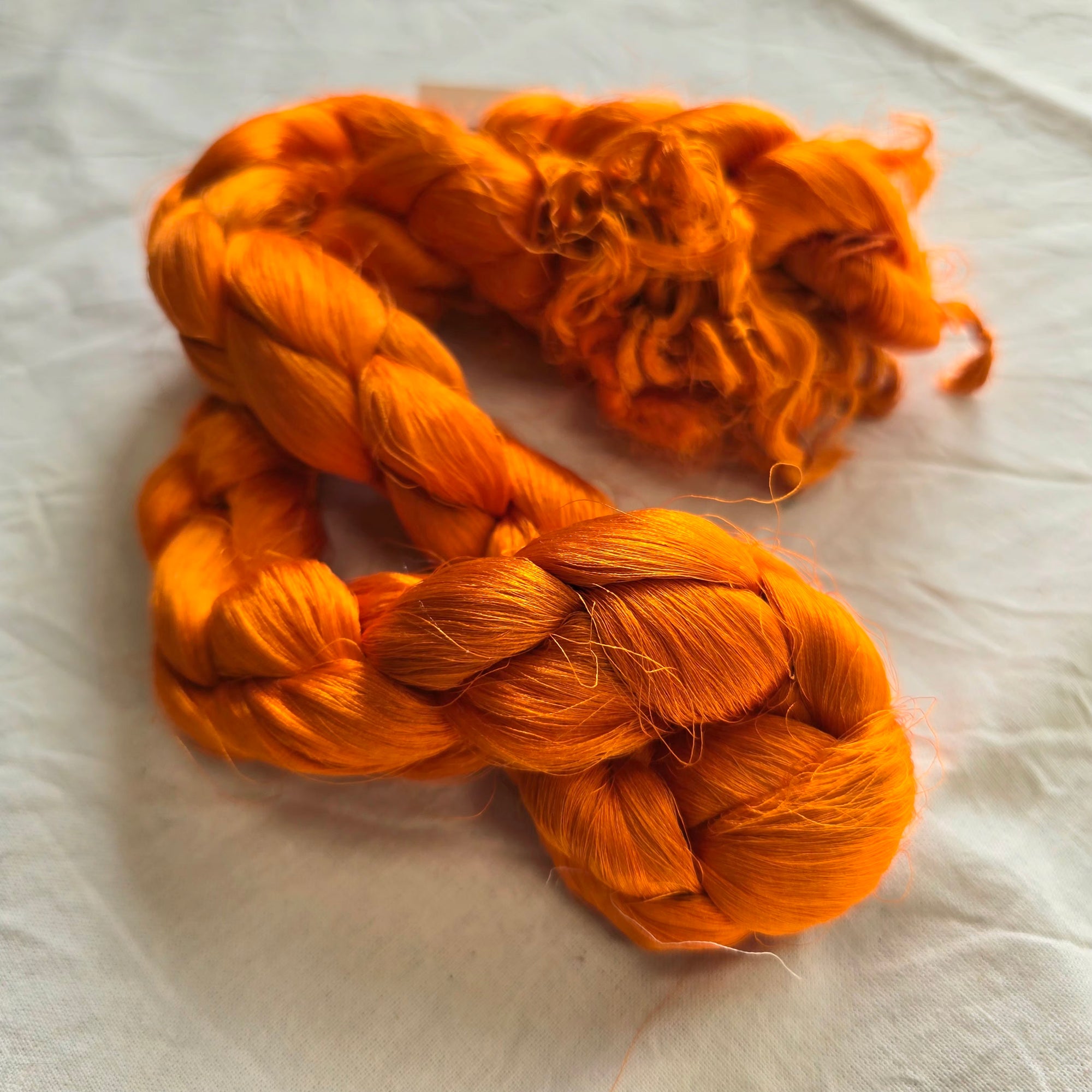 Silk thrums