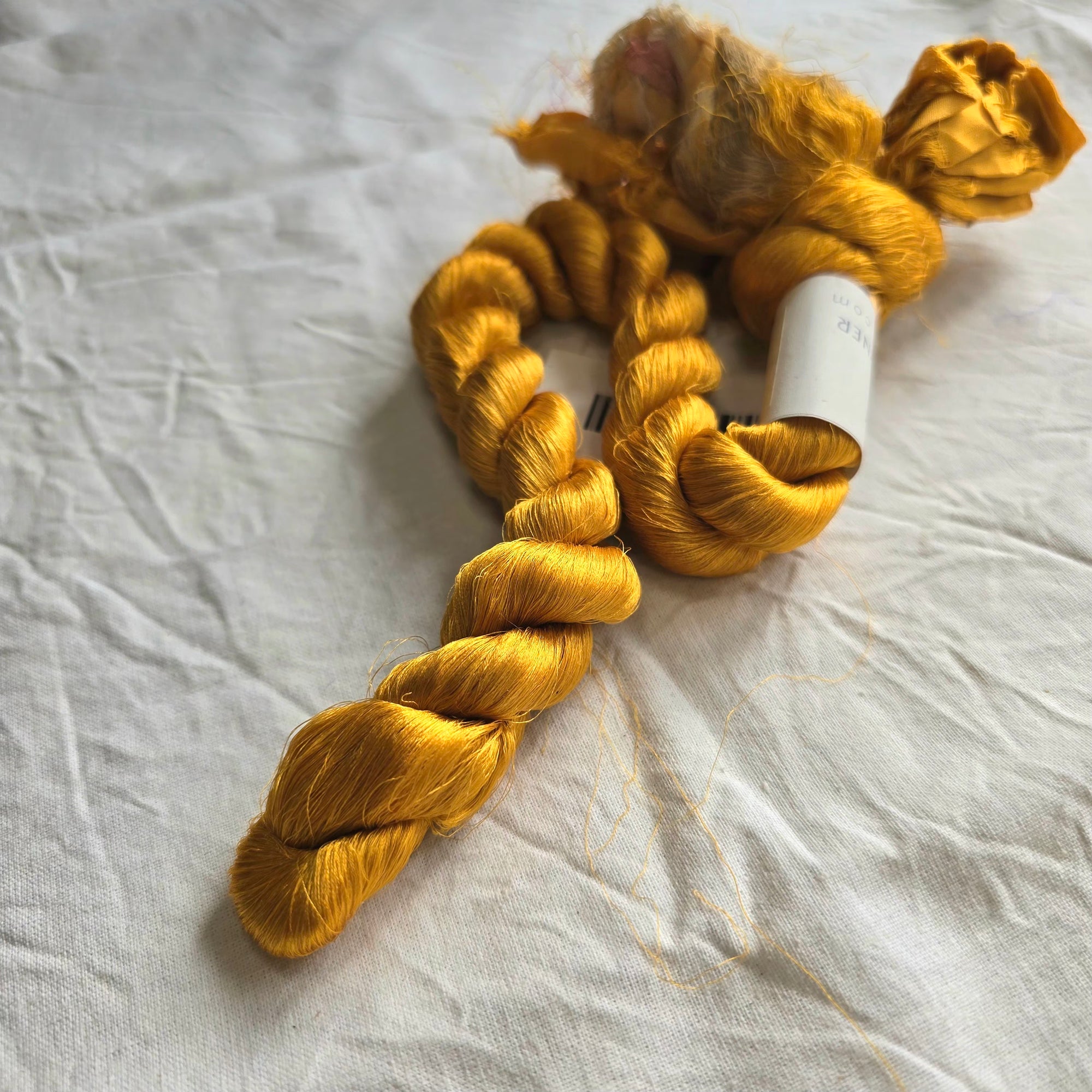 Silk thrums