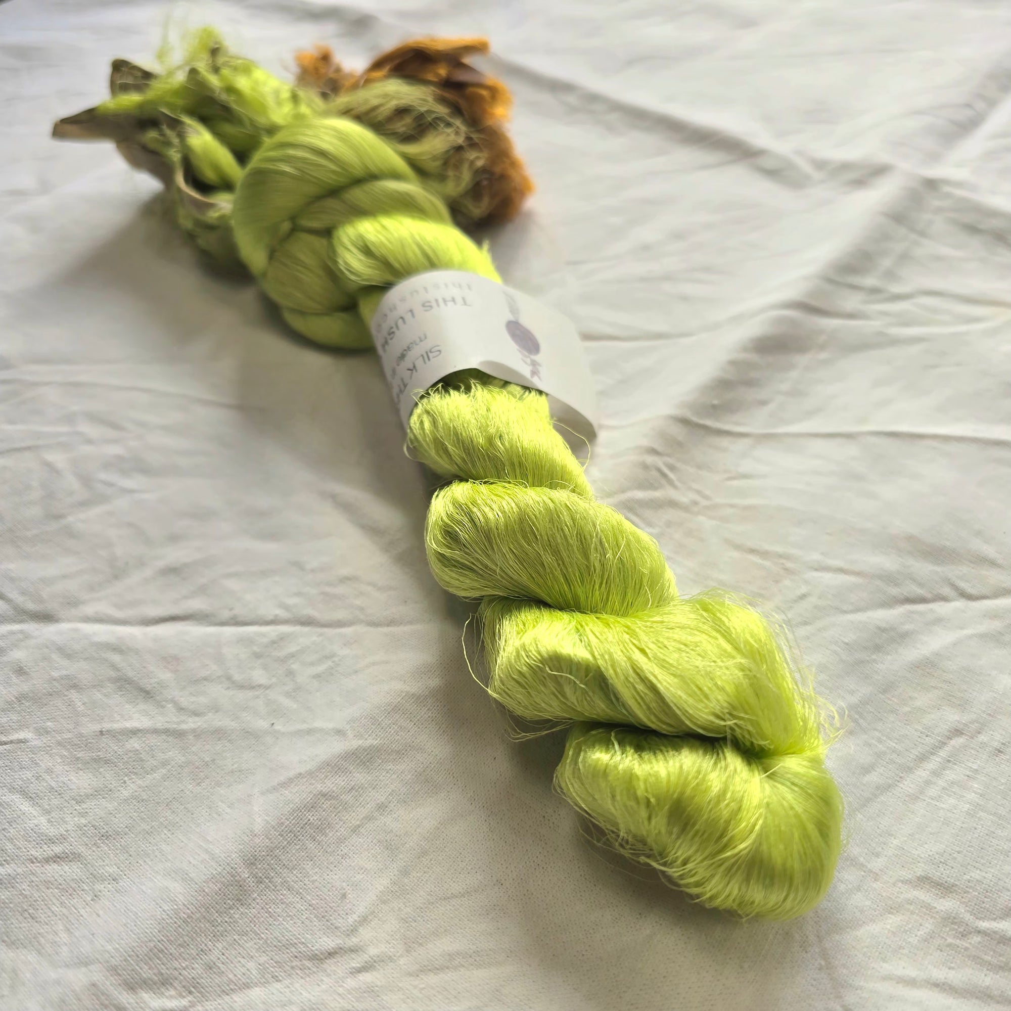 Silk thrums