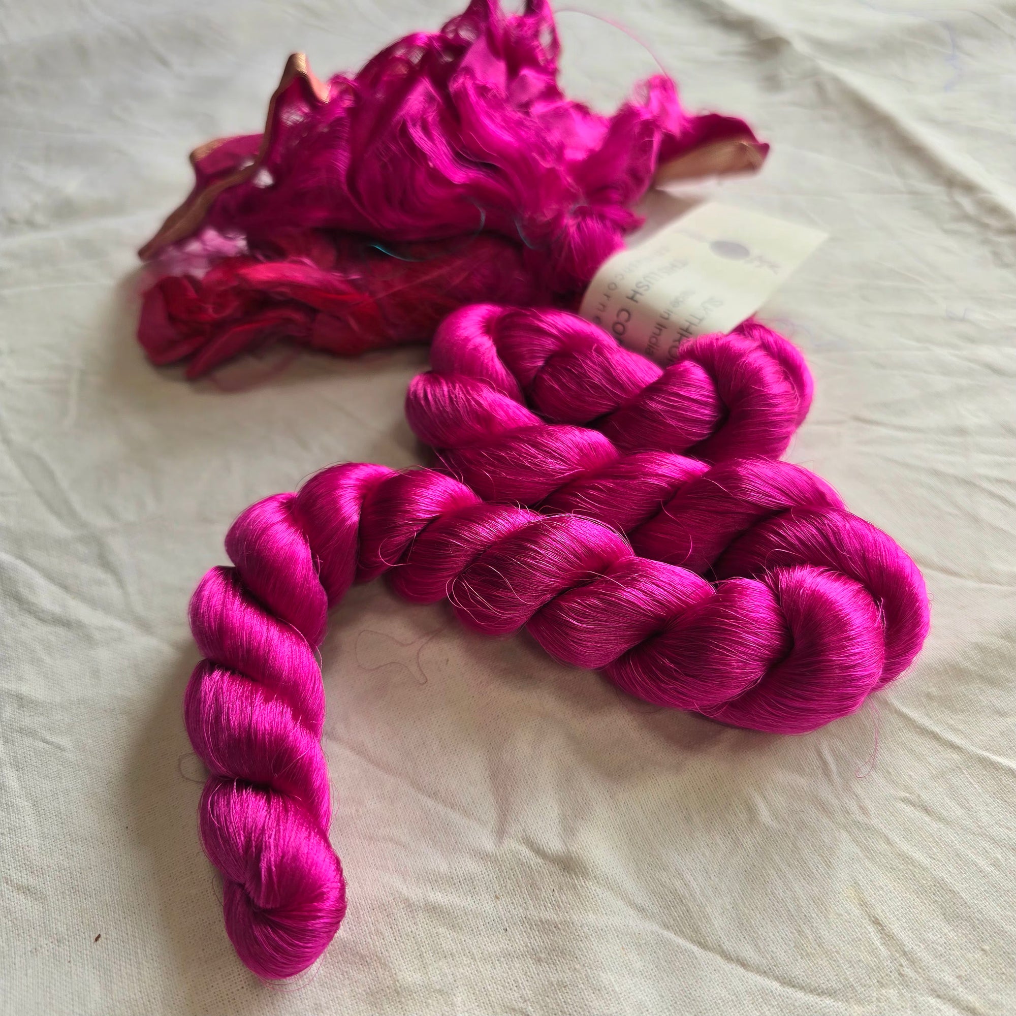 Silk thrums