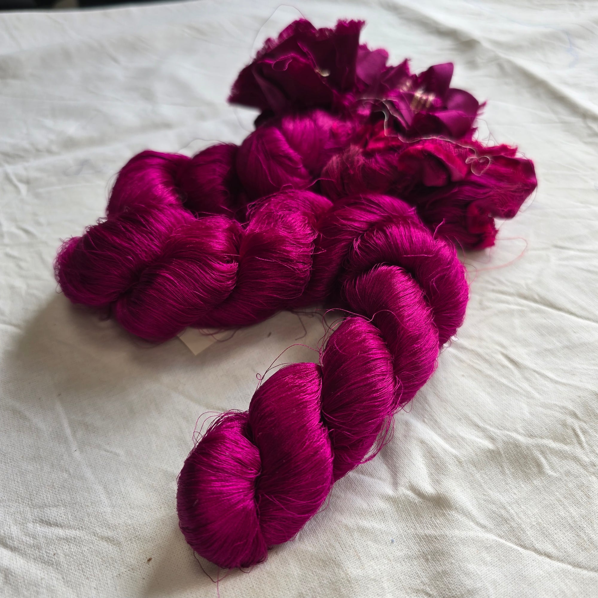 Silk thrums