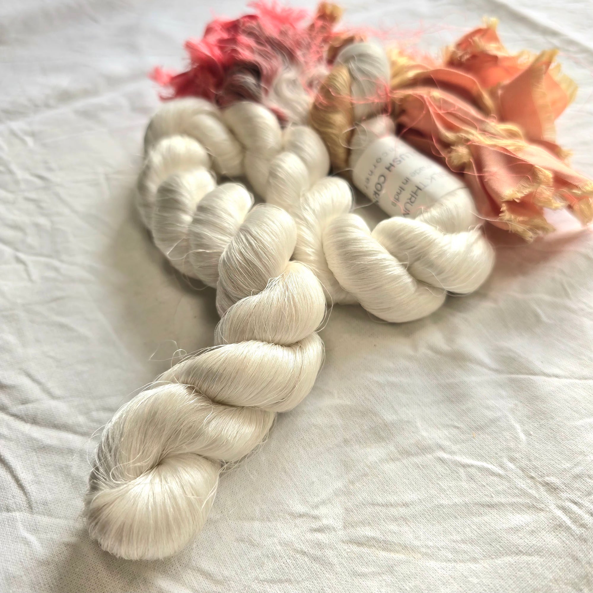 Silk thrums