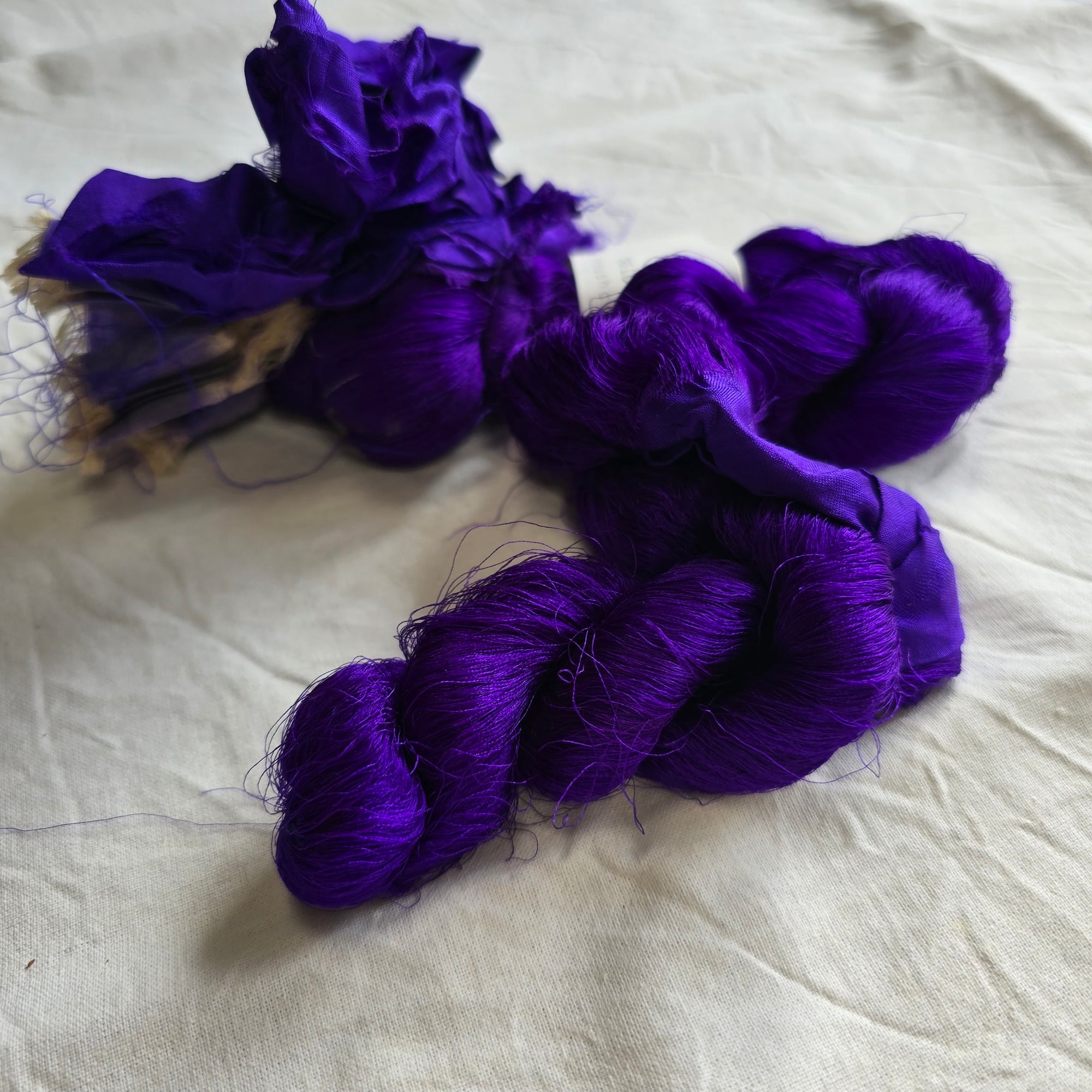 Silk thrums