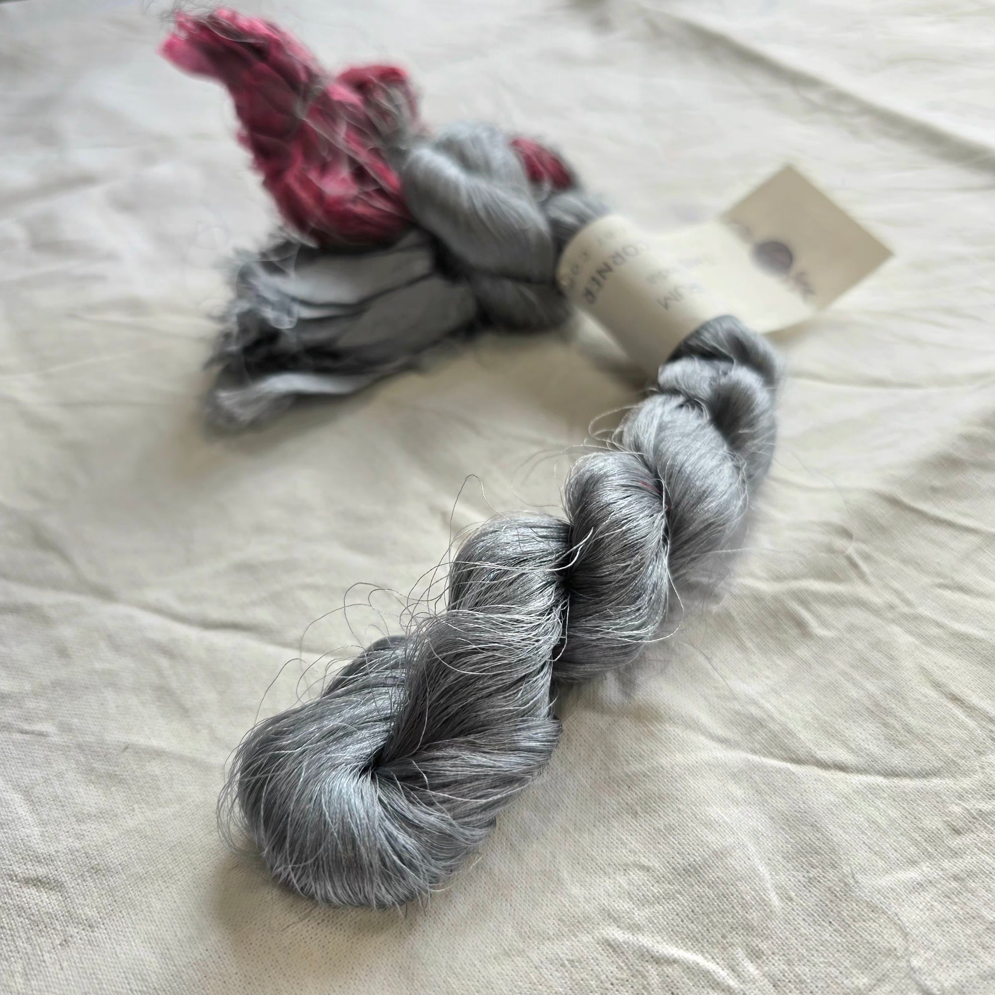 Silk thrums