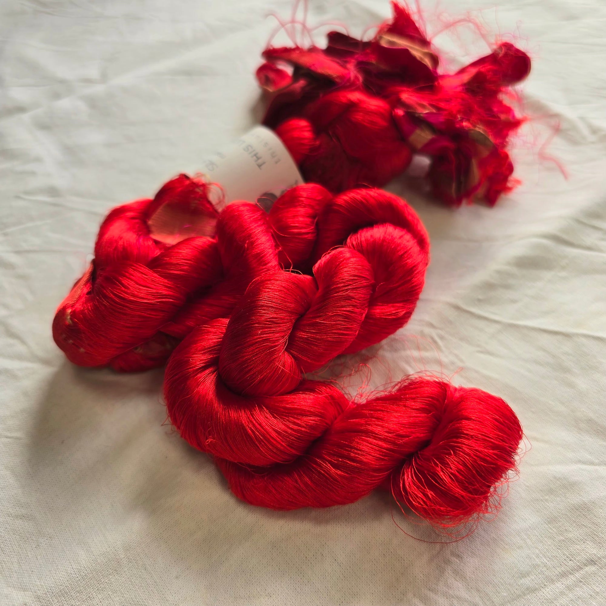 Silk thrums