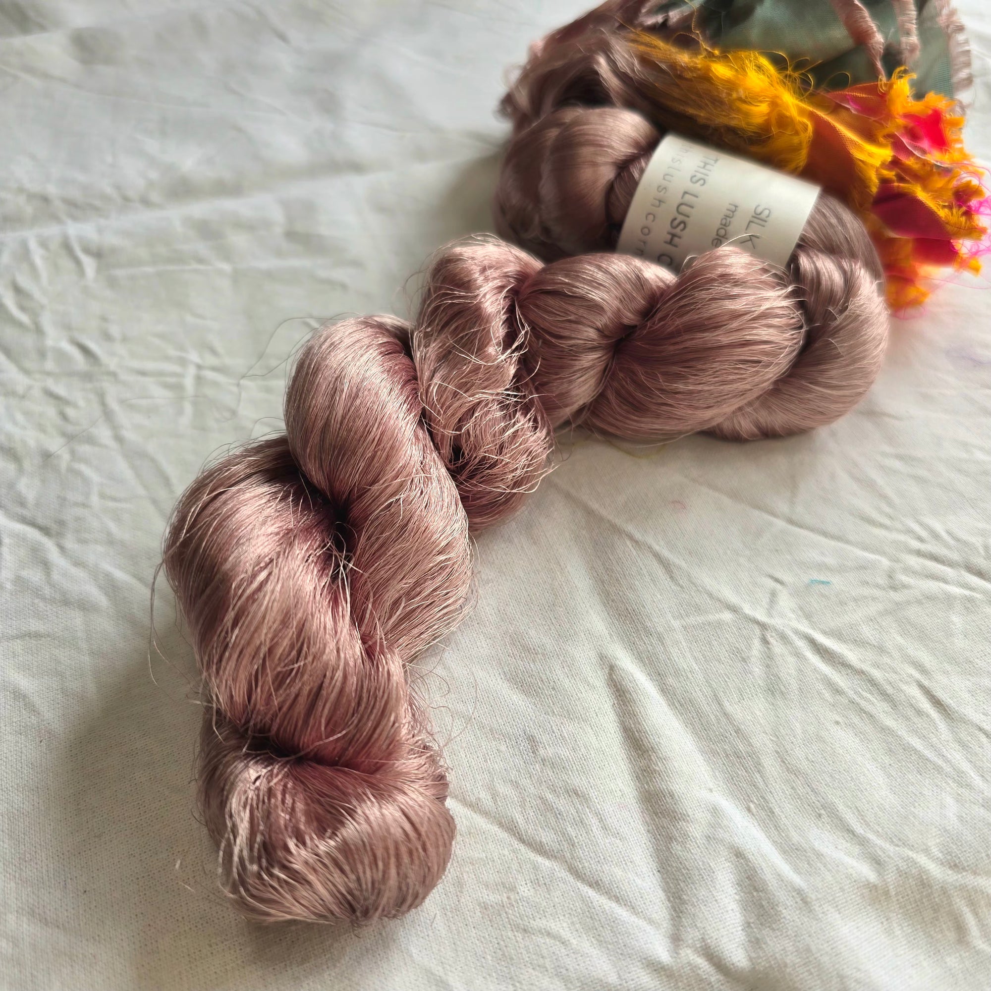 Silk thrums