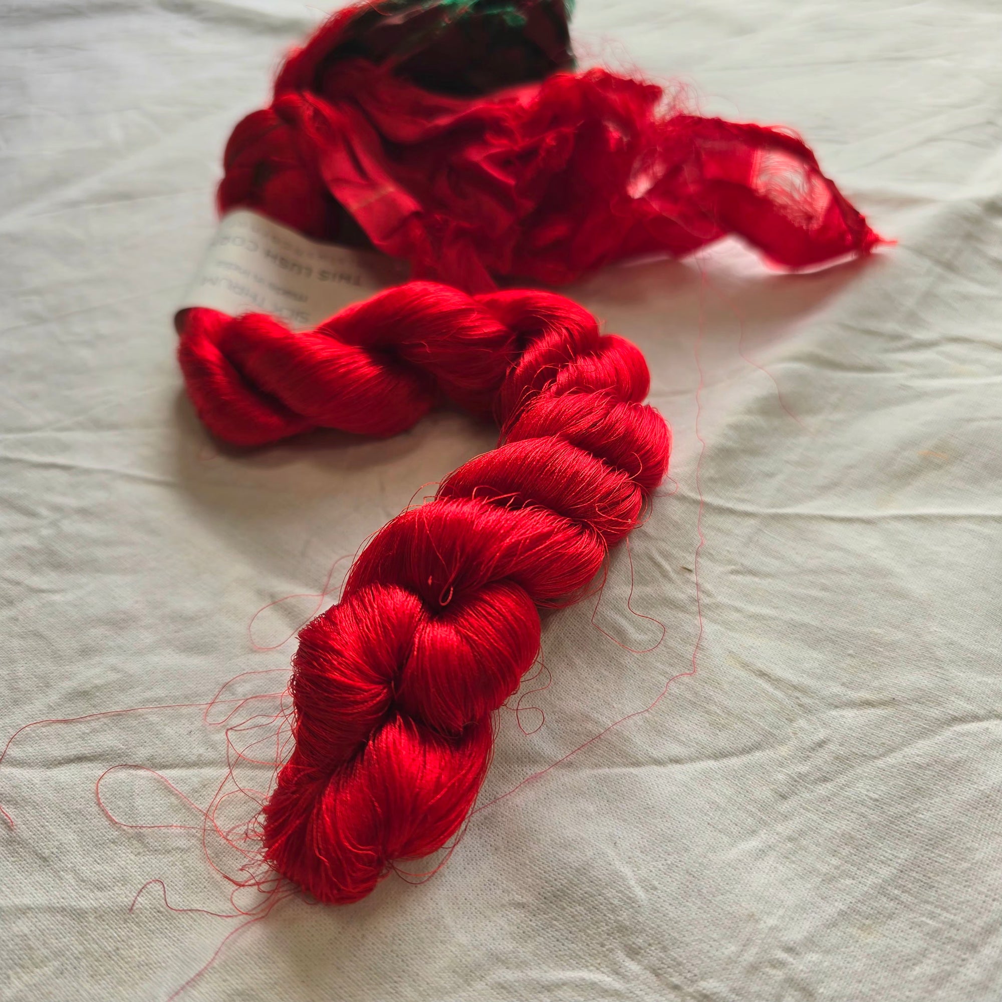 Silk thrums