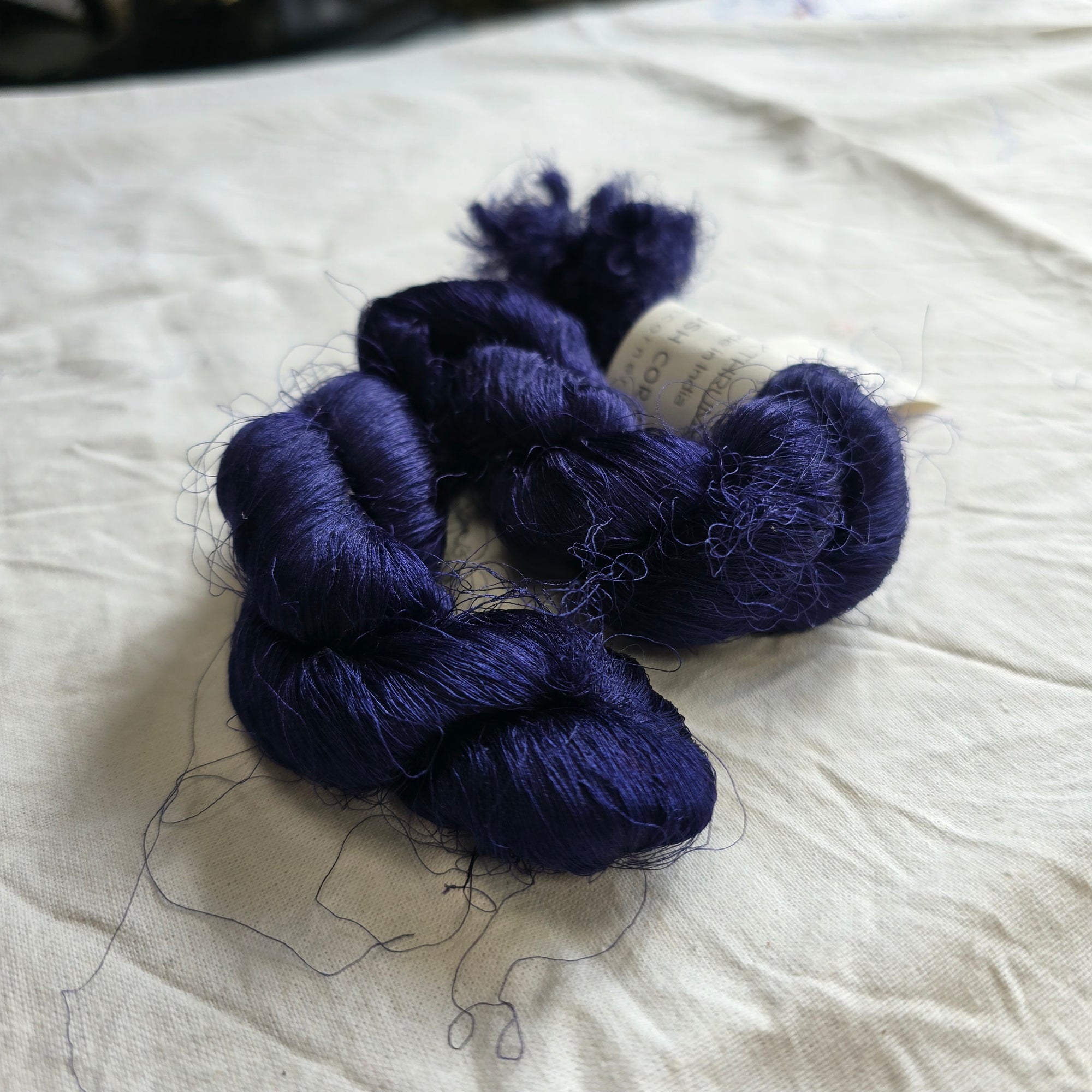 Silk thrums
