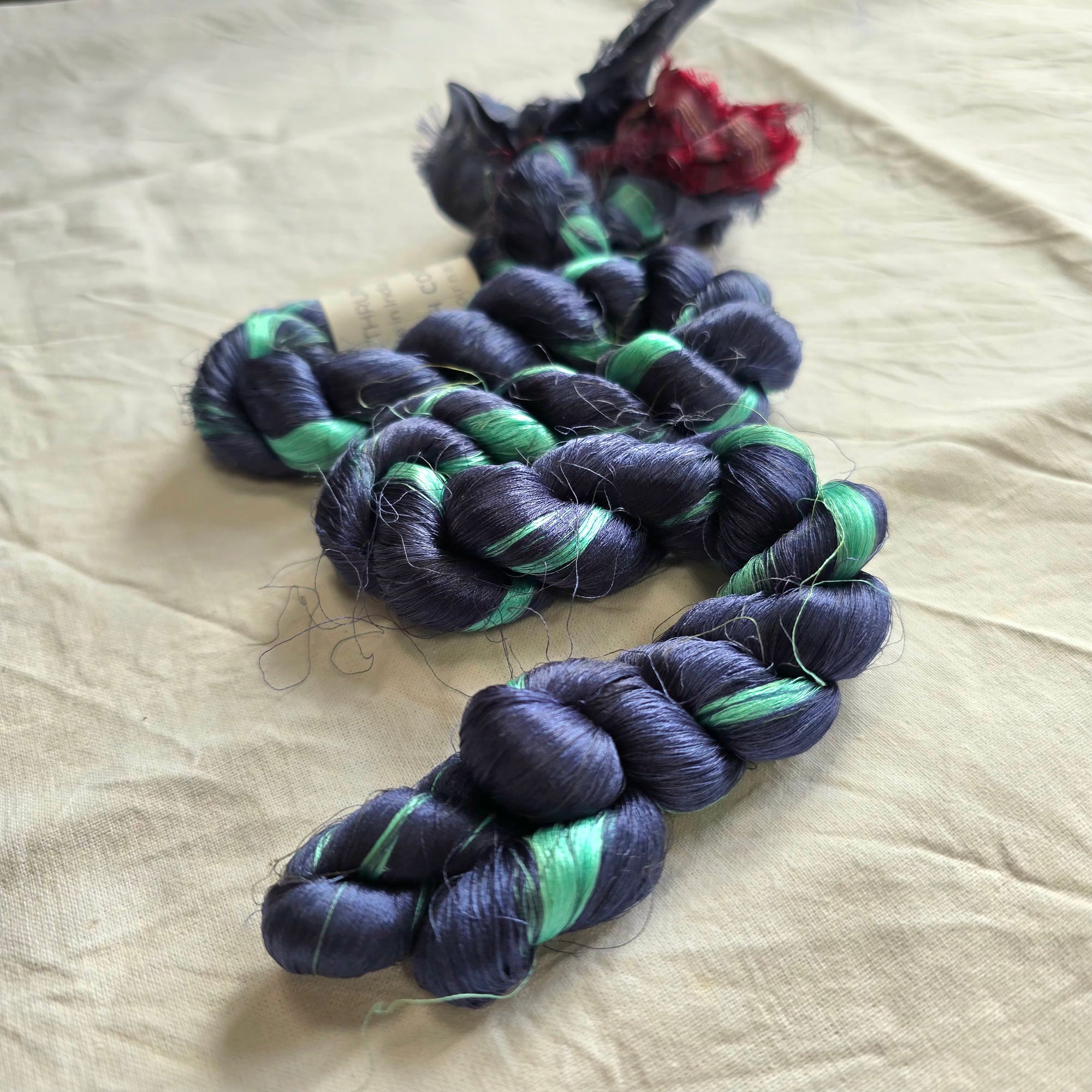 Silk thrums